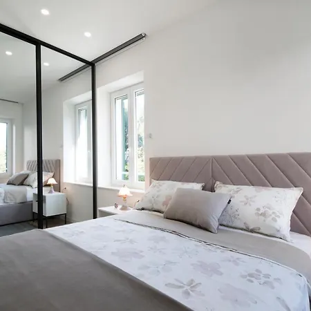 Lalu Apartment *
