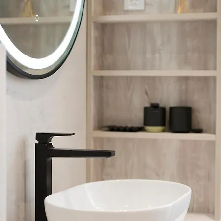 Lalu Apartment *